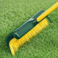 28050_28051 CEPILLO PARA BARRER CESPED--1